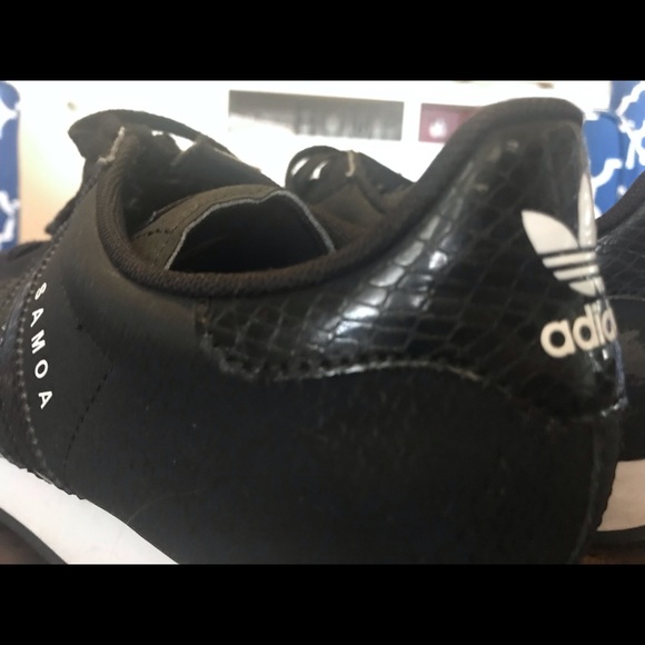 Black Adidas Somoa - sz 7 - Picture 7 of 8